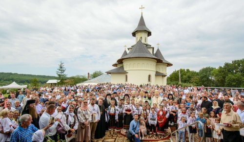 Biserica Schitului Băiceni a primit haina cea nouă a sfințirii