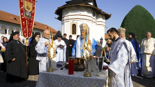 Mănăstirea Brâncoveanu de la Sâmbăta de Sus, în sărbătoare