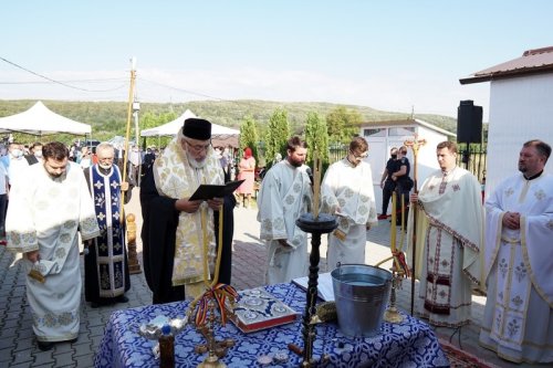 Sfințirea bisericii Parohiei Clucereasa, Protoieria Mioveni