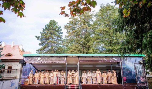 Liturghie arhierească la Mănăstirea „Sfântul Ioan cel Nou” din Suceava