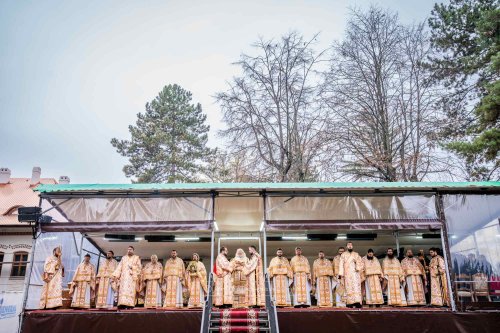 Liturghie arhierească la catedrala din Suceava