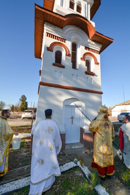 Înnoire la o parohie din județul Olt