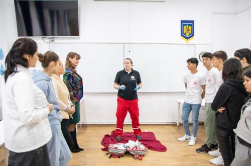 Cursuri de prim ajutor pentru elevi din Dâmbovița