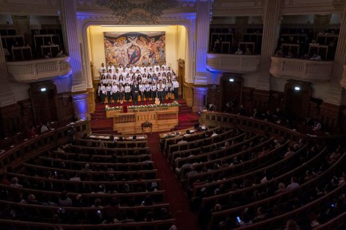 Concert caritabil organizat de studenții teologi la Palatul Patriarhiei