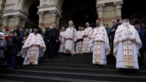 Mulţimi de credincioşi au prăznuit Crăciunul la Catedrala Mitropolitană din Sibiu