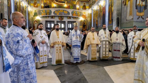 Pictura bisericii din cartierul braşovean Triaj a fost sfinţită