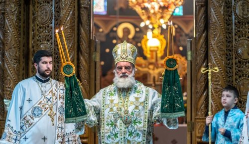 Sfânta Liturghie arhierească la Biserica Narcisa, Bacău