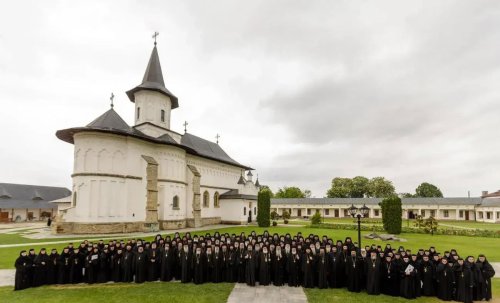 Sinaxa monahală cu stareții și starețele din Mitropolia Moldovei și Bucovinei