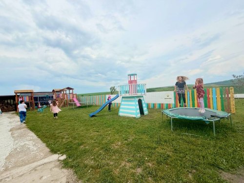 Farmecul copilăriei la Tăuteşti, Iaşi