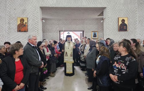 Slujba de binecuvântare a Bisericii „Sfânta Cuvioasă Parascheva” din Parohia Sebeș VI