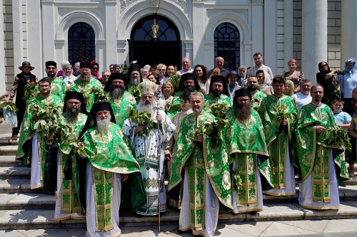 Praznicul Pogorârii Duhului Sfânt la Catedrala Mitropolitană din Iași