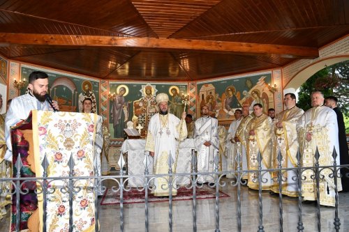 Hramul Mănăstirii Piatra Scrisă