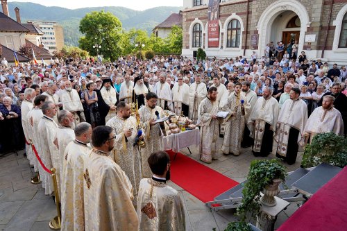 Procesiune de hramul orașului Piatra Neamț