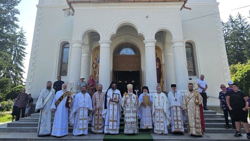 Popas de rugăciune la Mănăstirea Cocoș