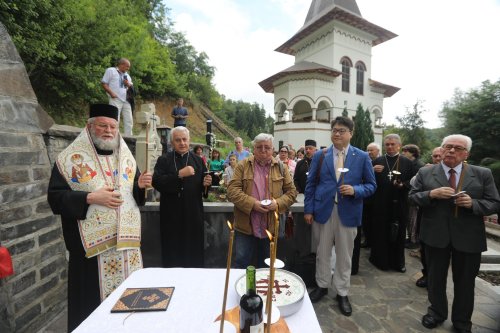 Simpozionul „Mari duhovnici și mărturisitori ai Rohiei”