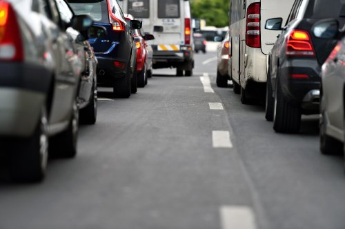 Taxe pentru mașinile poluante