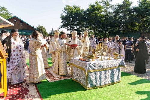 A fost așezată piatra de temelie pentru noua biserică a Mănăstirii Sihla