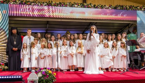 Concert de pricesne la Mănăstirea Izbuc