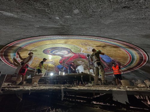 Icoană importantă amplasată în pronaosul Catedralei Naționale