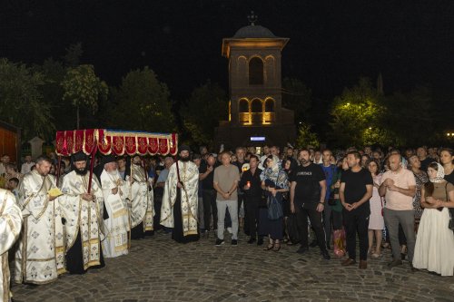 Slujba Prohodului Maicii lui Dumnezeu la Catedrala Patriarhală