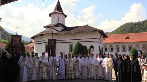 Liturghie arhierească la Mănăstirea Brâncoveanu de la Sâmbăta de Sus