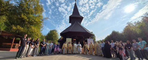 A început „Tabăra bucuriei” a Episcopiei Daciei Felix