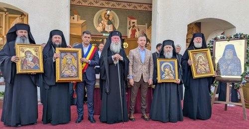 Moaștele Sfântului Cuvios Calistrat la hramul Mănăstirii Timișeni