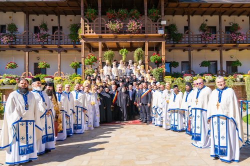 Sfințirea noului paraclis al Mănăstirii Sihăstria Râșcăi din judeţul Suceava