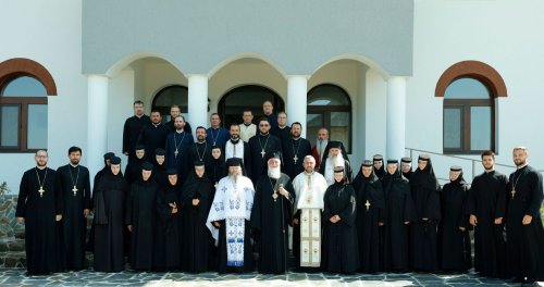 Liturghie arhierească și sfințire la hramul Mănăstirii Hurezani