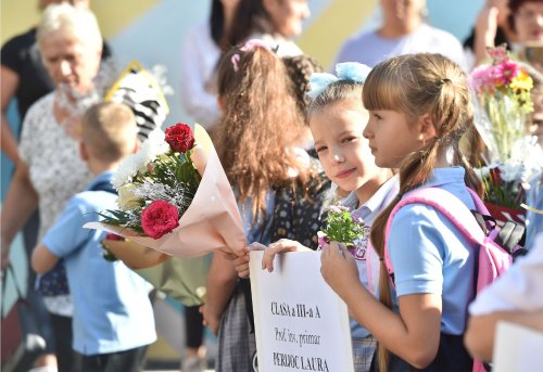 Şcoala începe luni sub semnul protestelor
