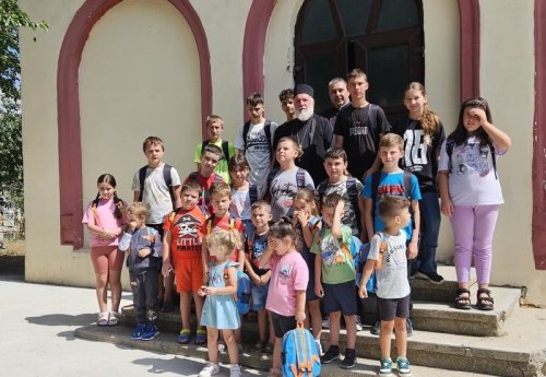 Sprijin pentru elevi din partea Episcopiei Tulcii la început de an școlar