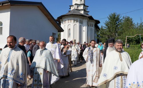 Rugăciune și filantropie la sărbătoarea unei mănăstiri gălățene