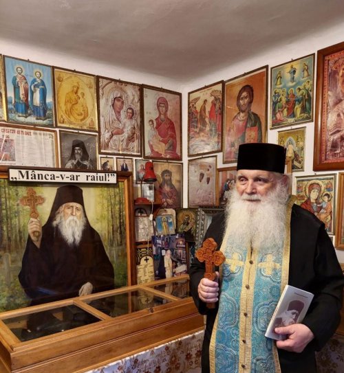 Ierarh grec în vizită la Mănăstirea Sihăstria