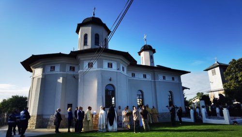 Veșmânt de har pentru biserica unei parohii prahovene