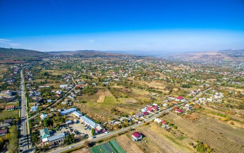 Călătorie în ţinuturile edenice