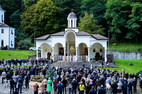 „Maica Domnului ne învață să ne rugăm și să muncim”