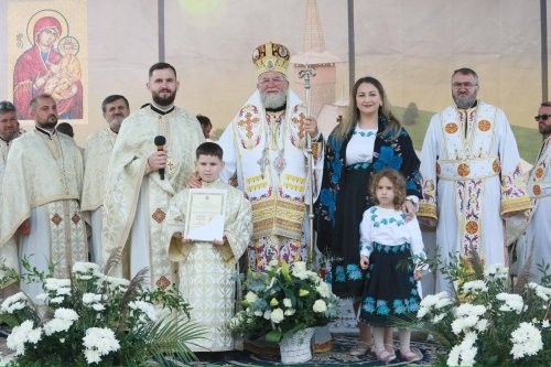 Binecuvântare arhierească în Parohia Cărbunari, Protopopiatul Baia Mare