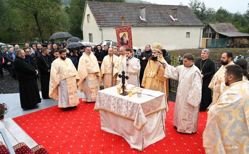 Biserica „Buna Vestire” din Parohia Glodghilești a fost târnosită