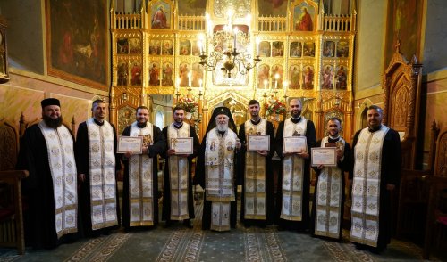 La Paraclisul eparhial din Târgovişte au fost hirotesiţi cinci duhovnici