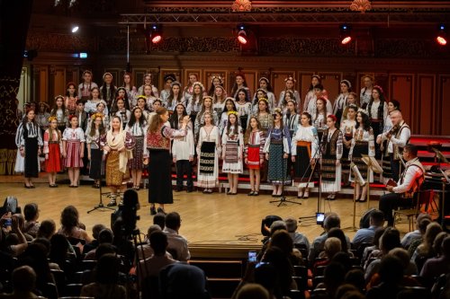 „Symbol - 35 de ani” la Sala Radio din București