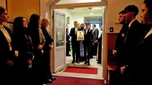 Icoană a Sfântului Dumitru Stăniloae adusă la Seminarul Teologic din Braşov