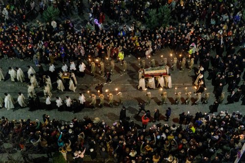 Sfânta Parascheva și Sfântul Grigorie Palama, purtați în rugăciune pe „Calea Sfinților”