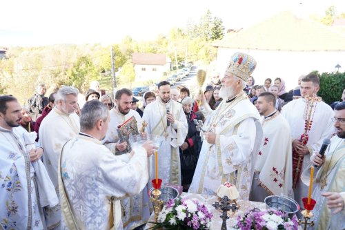 Popas de rugăciune și binecuvântare la o parohie din Dâmbovița