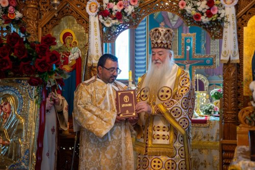 Hirotonie la o parohie din Drobeta-Turnu Severin