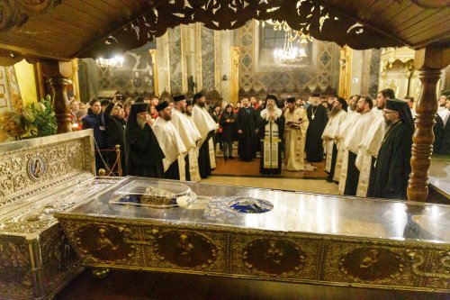 Moaștele Sfintei Cuvioase Parascheva au fost reașezate în Catedrala Mitropolitană din Iași