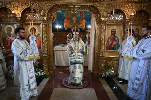 Slujire arhierească în Parohia Sfintei Cuvioase Parascheva din Oradea