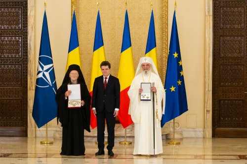 Decorații naționale pentru Patriarhul Ecumenic și Patriarhia Română