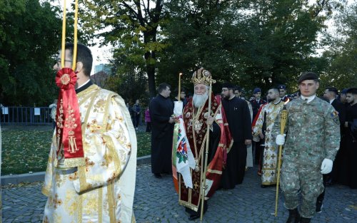 Procesiune impresionantă cu sfinte moaște la Craiova