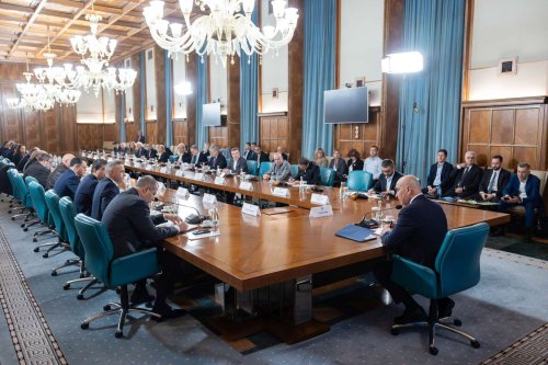 Salariul minim: Discuții între Guvern, patronate și sindicate