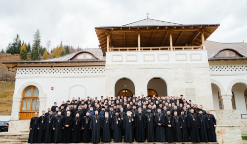 Clericii din Protopopiatul Rădăuți s‑au reunit la Mănăstirea Putna